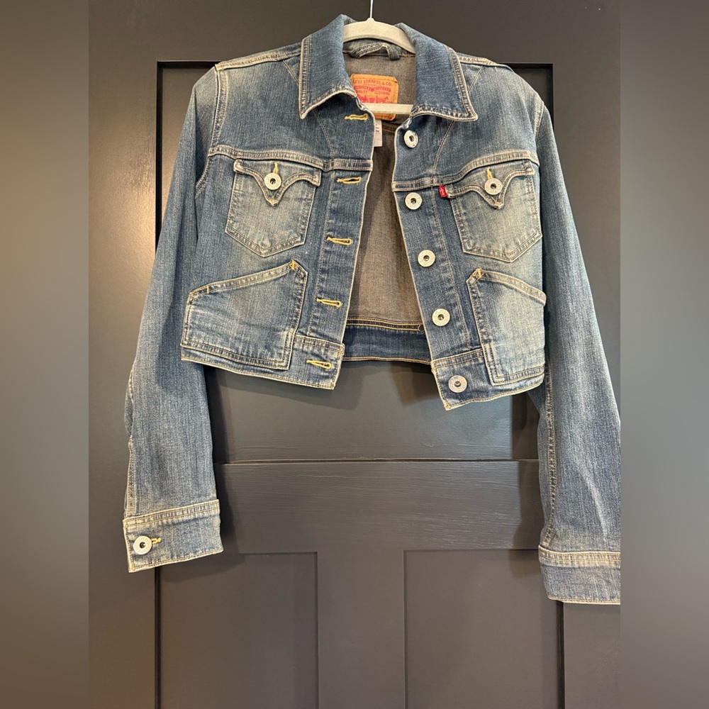 Vintage Levi's Light Blue Cropped Denim Jacket